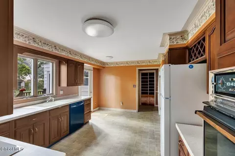 158 Willow Ln, Glenville, NY 12302 photo 11