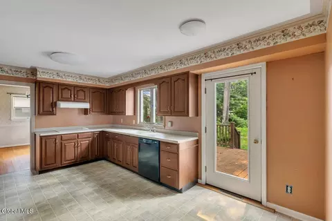158 Willow Ln, Glenville, NY 12302 photo 10
