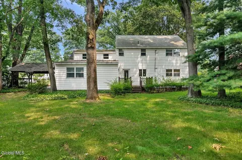 158 Willow Ln, Glenville, NY 12302 photo 2