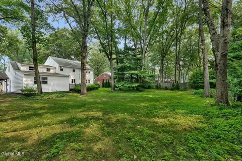 158 Willow Ln, Glenville, NY 12302 photo 3