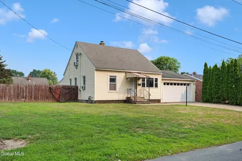 82 Cady Ave, Schenectady, NY 12303