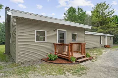 145 Treadlemire Rd, Middleburgh, NY 12122