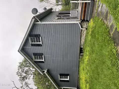 5834 Route 9, Rhinebeck, NY 12572