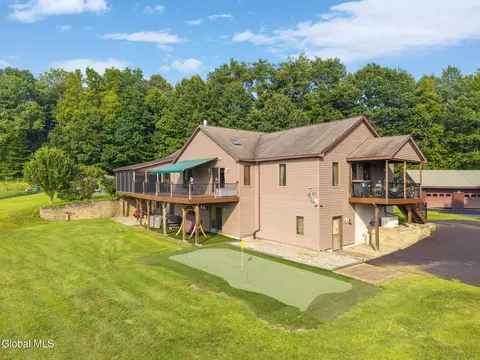 942 Murray Rd, Middle Grove, NY 12850