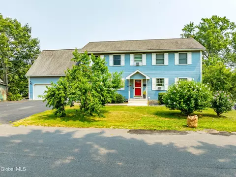 44 Western Ave, Ravena, NY 12143