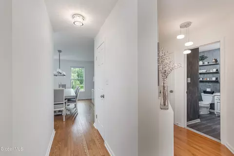 Entry Way - 23 Ashgrove Ln, Selkirk, NY 12158 photo 2 of 4