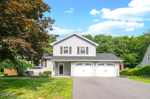 91 Wineberry Ln, Malta, NY 12020