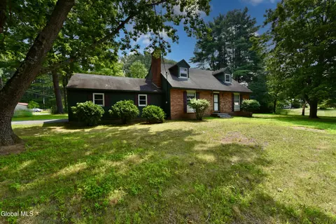 37 Jones Rd, Saratoga Springs, NY 12866