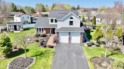 3 Karl Ct, Colonie, NY 12205