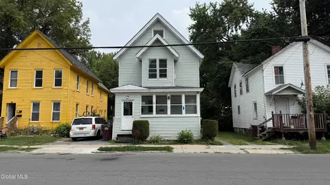 242 Bleecker St, Gloversville, NY 12078