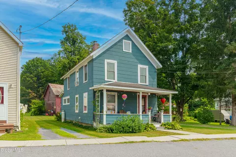 4 Washington St, Cambridge, NY 12816