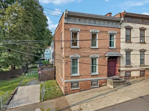 Exterior - 3 Eagle St, Troy, NY 12180 photo 1 of 11
