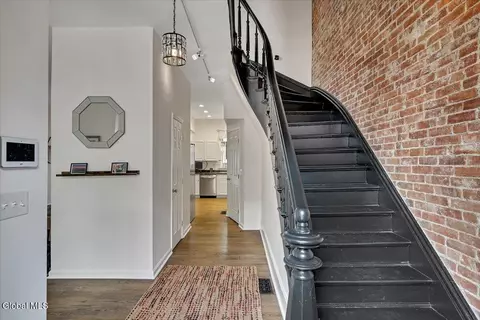 3 Eagle St, Troy, NY 12180