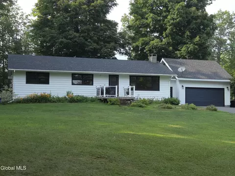 9743 Route 32, Freehold, NY 12431