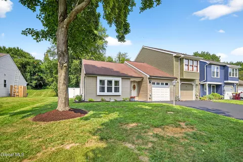 24 Lexington Dr, Clifton Park, NY 12065