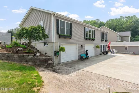 237 Geiser Rd, Wynantskill, NY 12198
