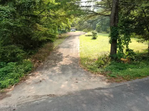 228 Smith Rd, Amsterdam, NY 12010