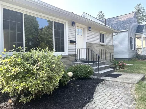 1369 Baker Ave, Schenectady, NY 12309