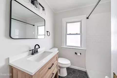 Bath - 2101 Gray St, Schenectady, NY 12303 photo 1 of 1