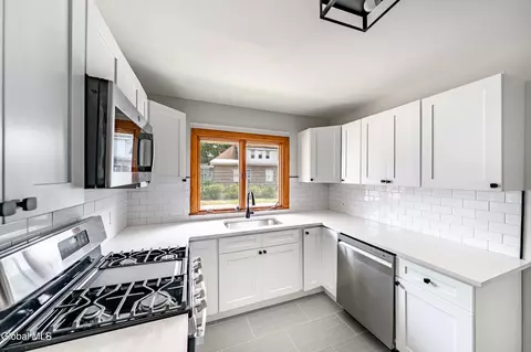 Kitchen - 2101 Gray St, Schenectady, NY 12303 photo 2 of 3