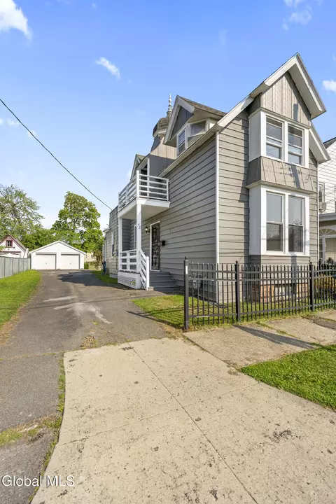48 Masten Ave, Cohoes, NY 12047
