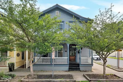 56 Henry St, Saratoga Springs, NY 12866