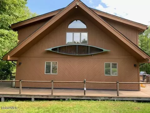 972 Friends Lake Rd, Chestertown, NY 12817