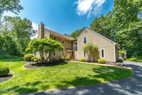 597 Grooms Rd, Clifton Park, NY 12065