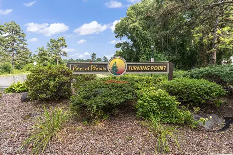 232 Point Of Woods Dr, Albany, NY 12203