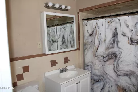 Bath - 27 Trinity Pl, Amsterdam, NY 12010 photo 3 of 3