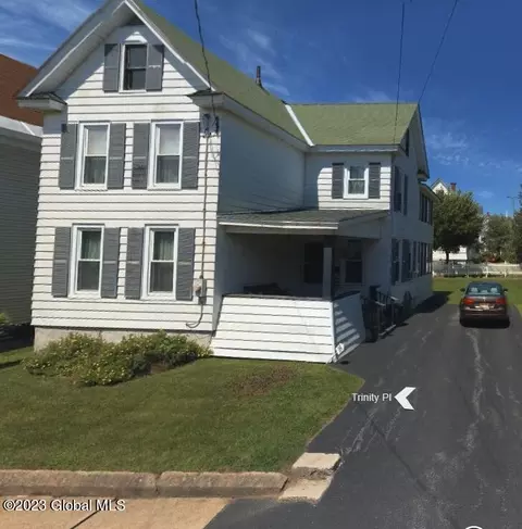27 Trinity Pl, Amsterdam, NY 12010
