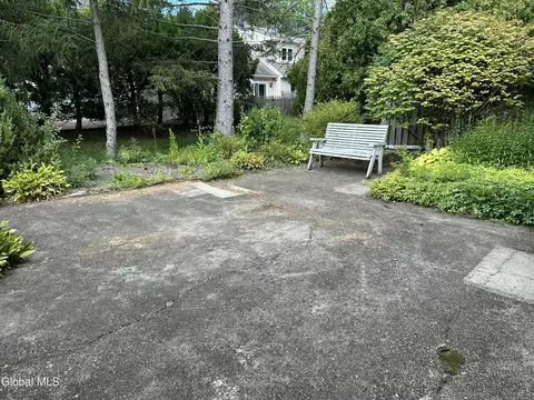 Exterior - 9 Standish Dr, Glenmont, NY 12077 photo 4 of 5