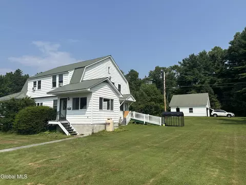 20 Republic St, Mineville, NY 12956