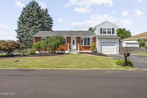 1 Macsherry Ct, Troy, NY 12180