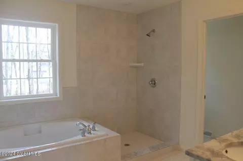 38 Jack Dr, Mechanicville, NY 12118 photo 9