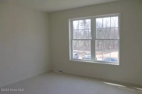 38 Jack Dr, Mechanicville, NY 12118 photo 11