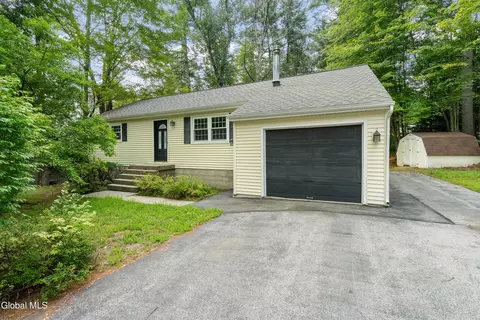 3 Van Brummel Ln, Ballston Spa, NY 12020
