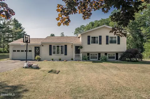 536 Mcqueen Rd, Amsterdam, NY 12010