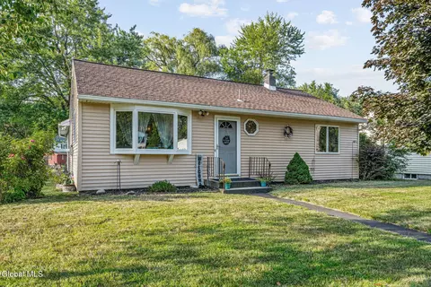 1 Circle Dr, Wynantskill, NY 12198