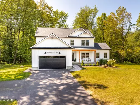 71 Brickhouse Rd, Stillwater, NY 12170