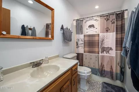 2015 Michael Ln, Schenectady, NY 12306 photo 17