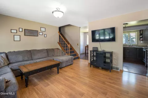2015 Michael Ln, Schenectady, NY 12306 photo 11
