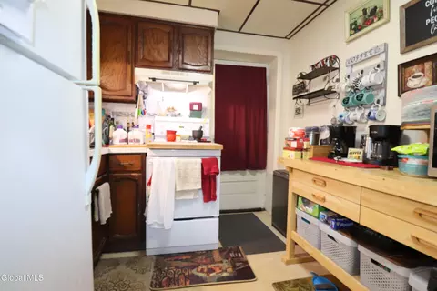 Kitchen - 116 Agnes Ave, Schenectady, NY 12303 photo 3 of 7