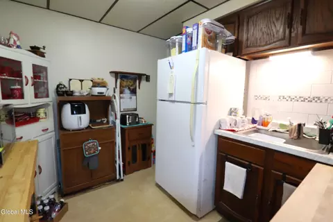 Kitchen - 116 Agnes Ave, Schenectady, NY 12303 photo 6 of 7