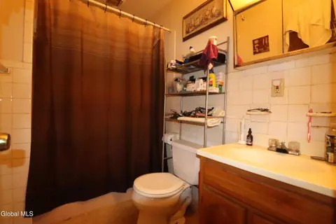 Bath - 116 Agnes Ave, Schenectady, NY 12303 photo 1 of 3