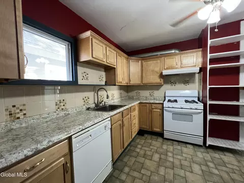 Kitchen - 423 Division St, Schenectady, NY 12304 photo 3 of 4