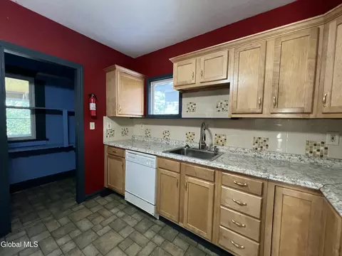 Kitchen - 423 Division St, Schenectady, NY 12304 photo 4 of 4
