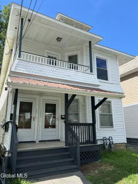 Exterior - 423 Division St, Schenectady, NY 12304 photo 1 of 2