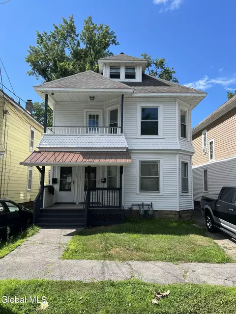 423 Division St, Schenectady, NY 12304