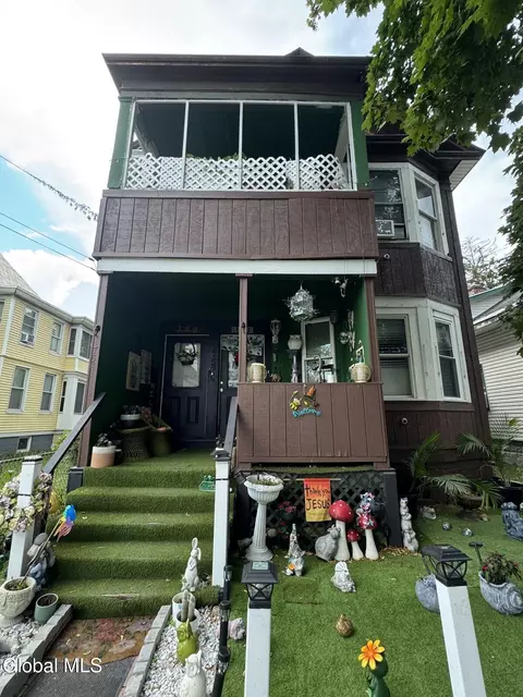 754 3rd Ave, Troy, NY 12182